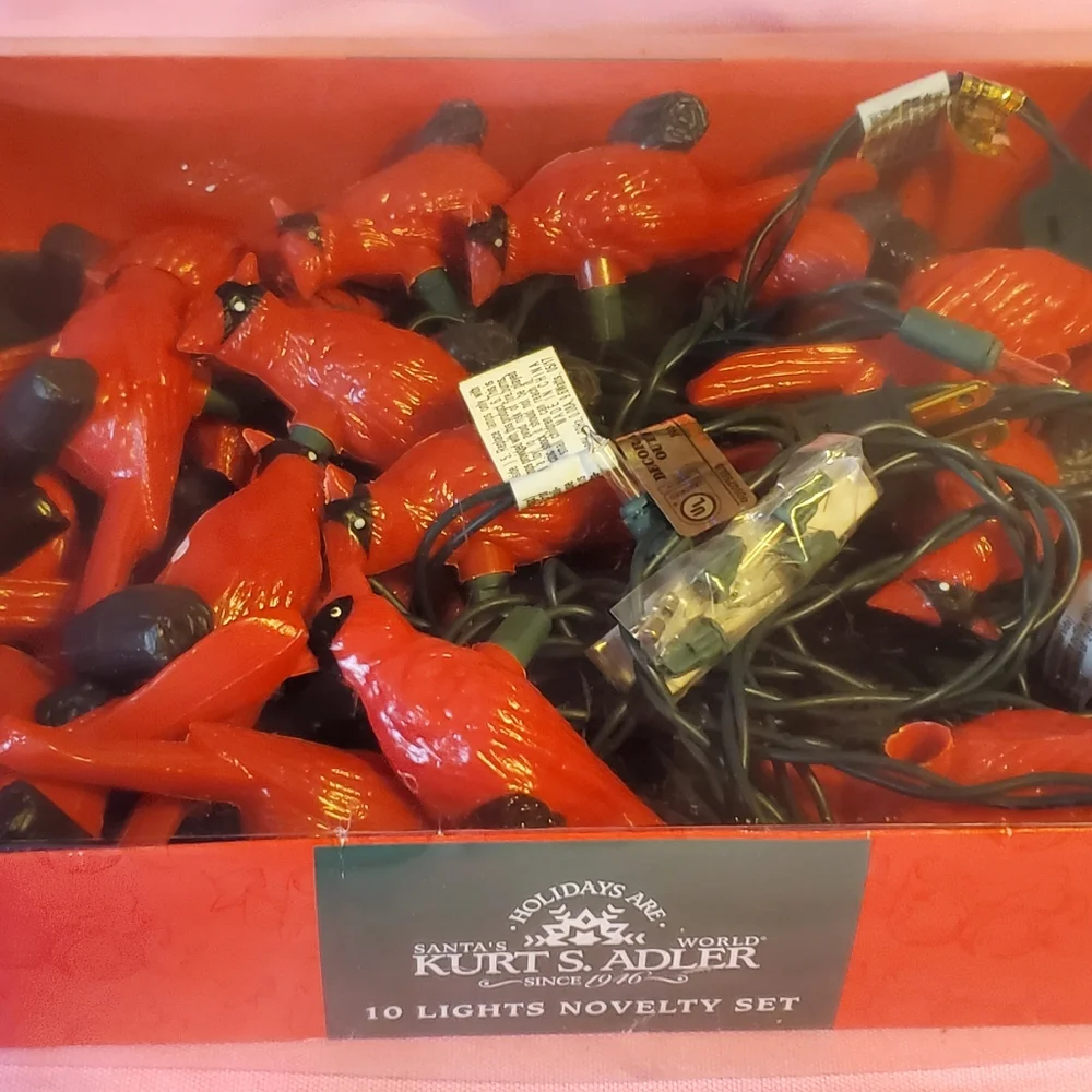 Kurt S. Adler Cardinal String Lights - Picture 1 of 5